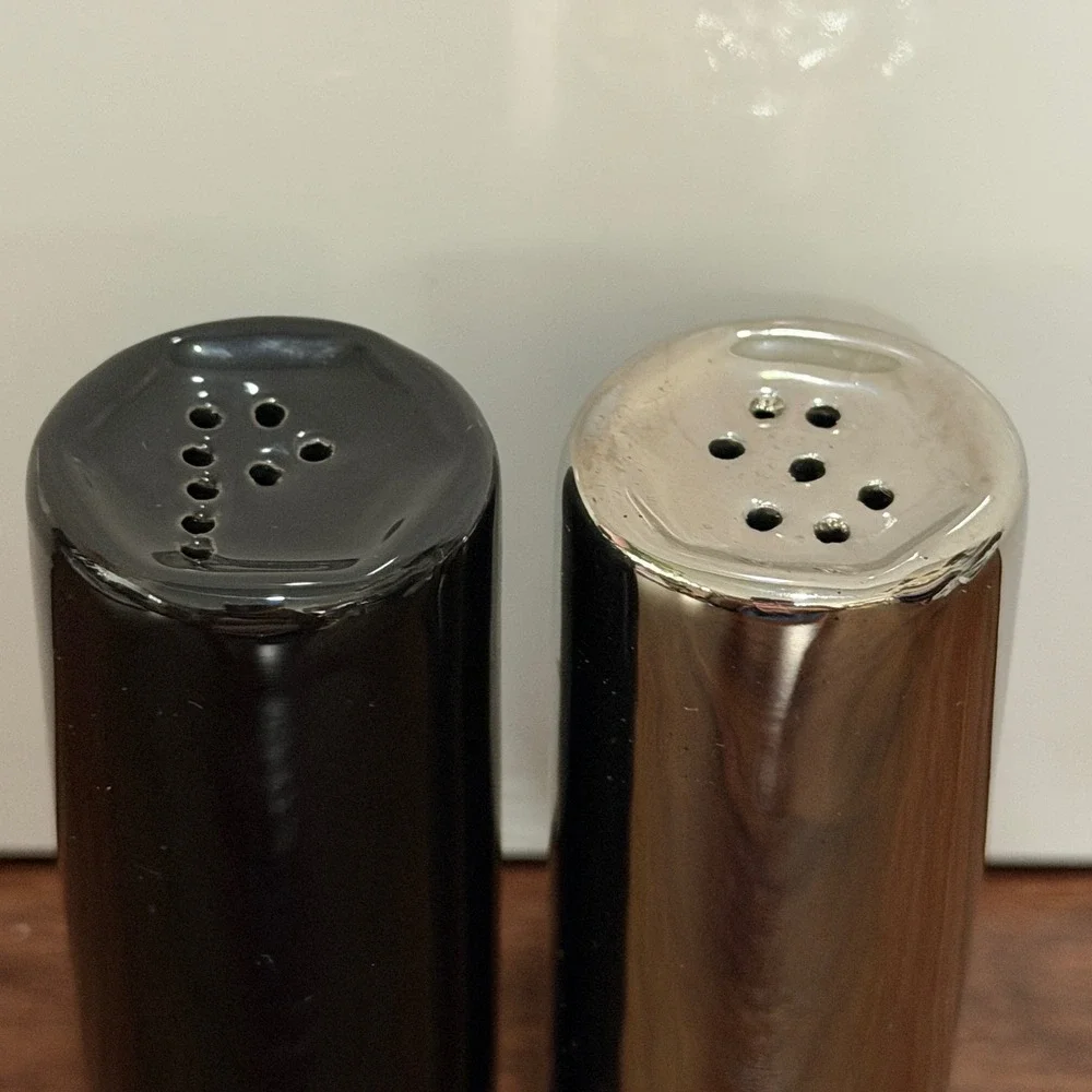 Snap-on Tools Socket Salt and Pepper Shaker Set Black and Chrome Collectible New